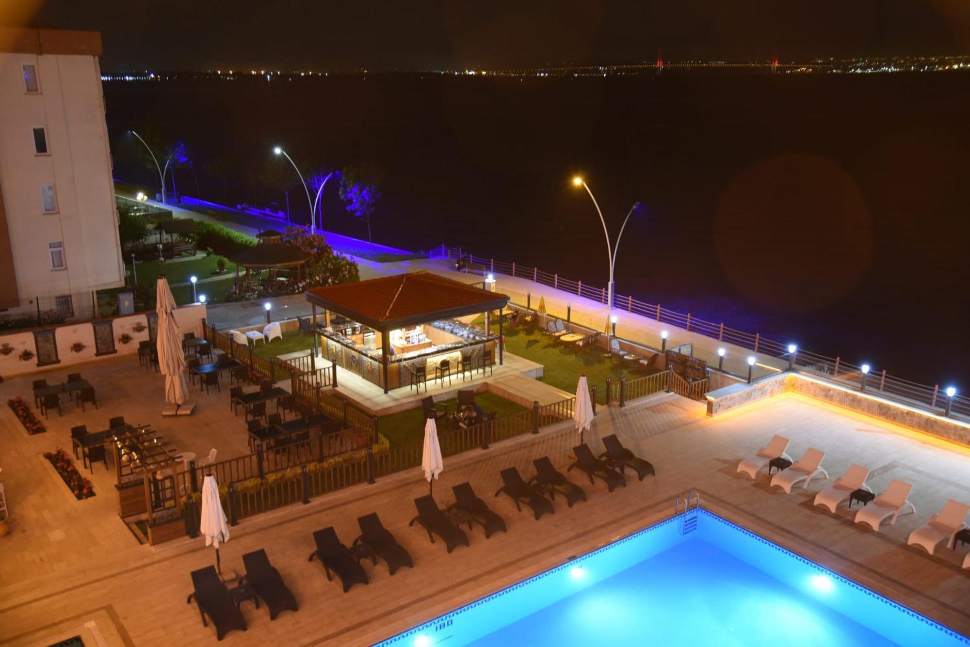 Blue Pier Hotel Kocaeli Eksteriør billede